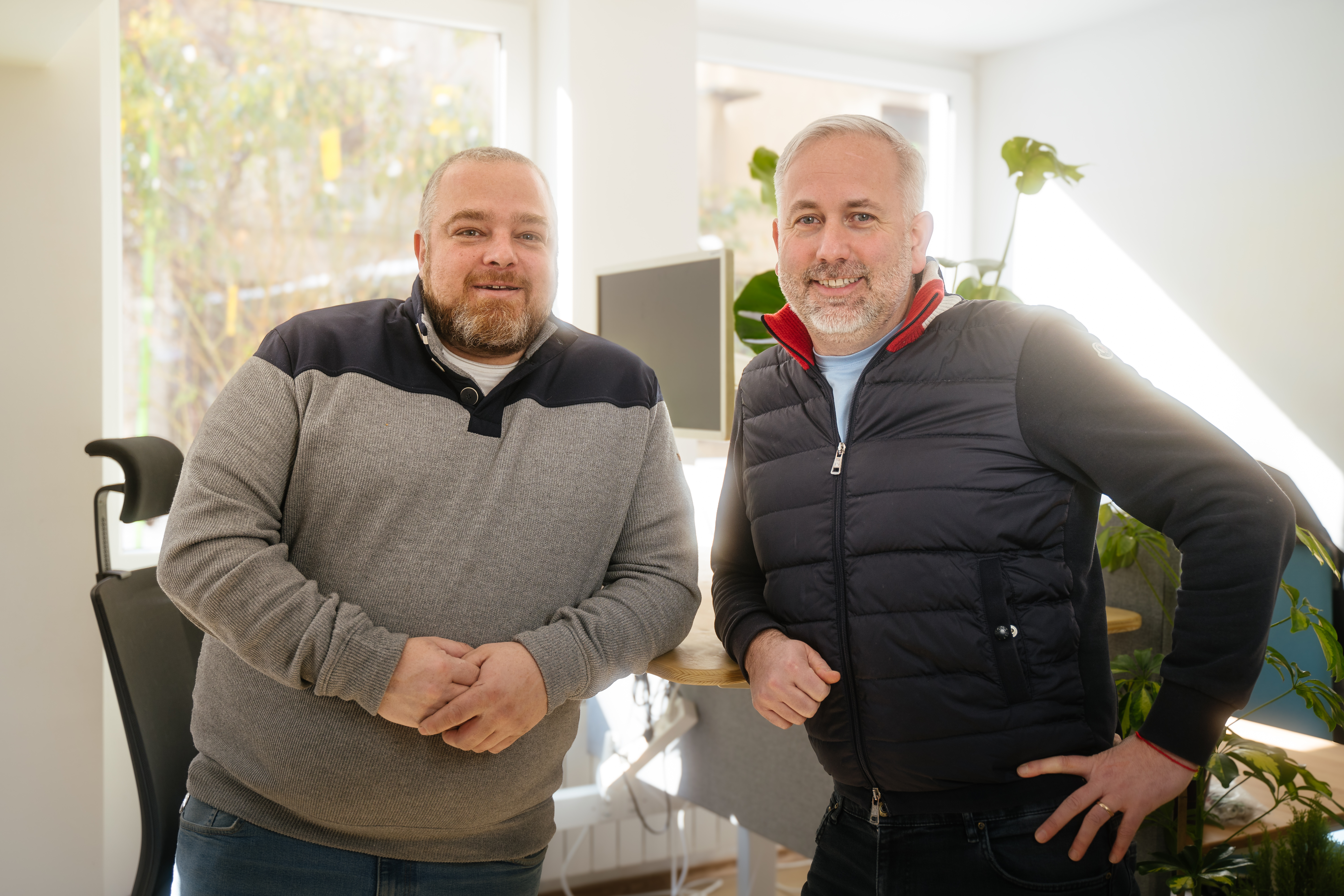 The Healthy Desk team